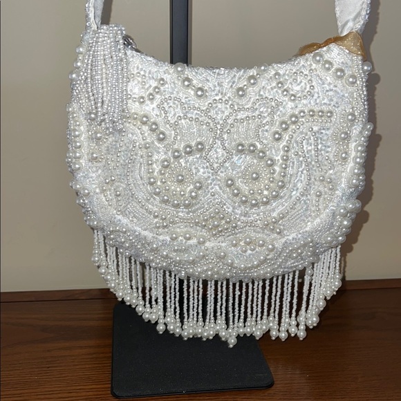 Gorgeous Pearl Beaded Shoulder Bag ✨ - Picture 1 of 7